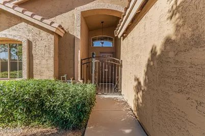 58 E Horseshoe Avenue, Gilbert, AZ 85296 - Photo 4