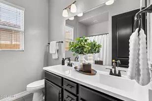 2948 E Crest Ln, Phoenix, AZ 85050 - Photo 30