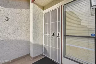 2838 E Beck Ln, Phoenix, AZ 85032 - Photo 2