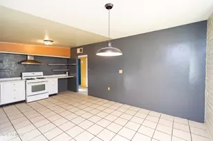 702 N Skyline Dr, Huachuca City, AZ 85616 - Photo 14