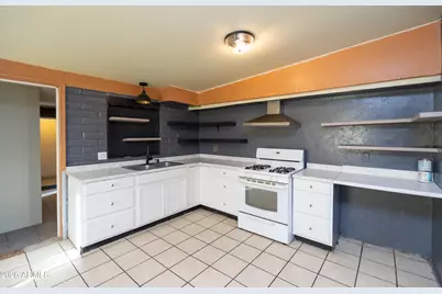 702 N Skyline Drive, Huachuca City, AZ 85616 - Photo 10