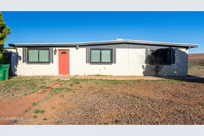 702 N Skyline Drive, Huachuca City, AZ 85616 - Photo 1