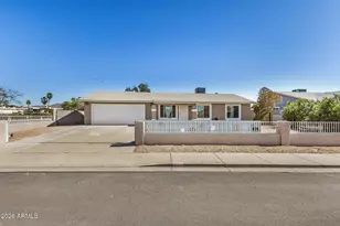 1833 N Edgewater Cir, Mesa, AZ 85207 - Photo 4