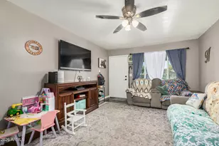1833 N Edgewater Cir, Mesa, AZ 85207 - Photo 10