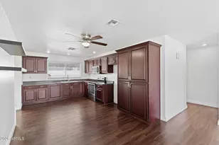 10826 N 72nd Dr, Peoria, AZ 85345 - Photo 16