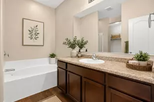 8222 W Wood Ln, Phoenix, AZ 85043 - Photo 32