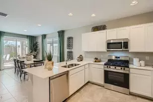 17308 W Gray Fox Trl, Surprise, AZ 85387 - Photo 4