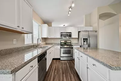 8775 W Adam Avenue, Peoria, AZ 85382 - Photo 10