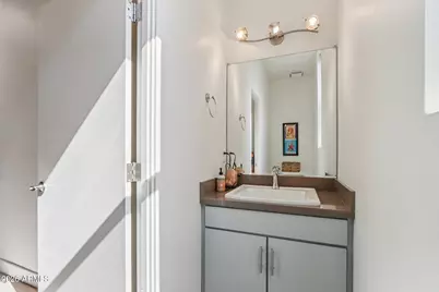 524 E Ames Place, Phoenix, AZ 85004 - Photo 8