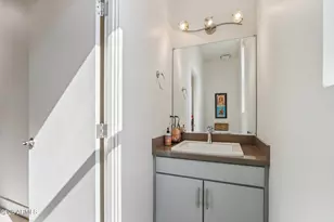 524 E Ames Pl, Phoenix, AZ 85004 - Photo 8