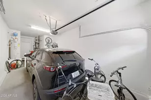 2725 E Mine Creek Rd, Phoenix, AZ 85024 - Photo 22