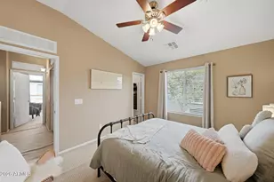 2725 E Mine Creek Rd, Phoenix, AZ 85024 - Photo 20