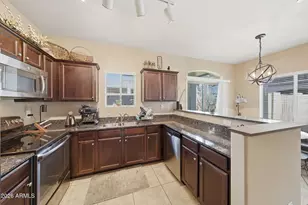 2725 E Mine Creek Rd, Phoenix, AZ 85024 - Photo 8