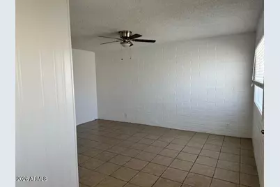 2525 N 52nd Street #5, Phoenix, AZ 85008 - Photo 2