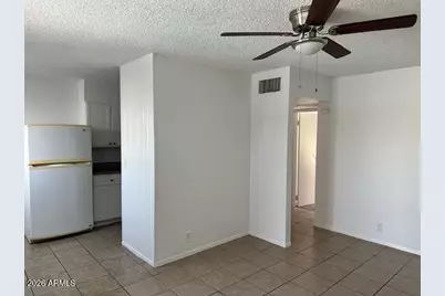 2525 N 52nd Street #Apt 5, Phoenix, AZ 85008 - Photo 2