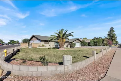 5754 N 47th Avenue, Glendale, AZ 85301 - Photo 2