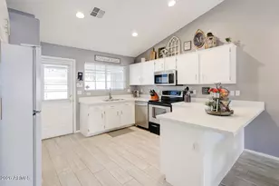 860 N McQueen Rd, Chandler, AZ 85225 - Photo 6