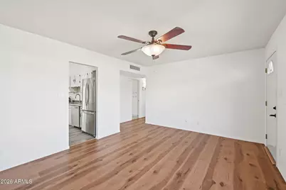 8401 E Wilshire Drive, Scottsdale, AZ 85257 - Photo 4