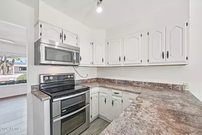 8401 E Wilshire Drive, Scottsdale, AZ 85257 - Photo 10