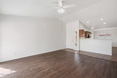 5305 S 27th Drive, Phoenix, AZ 85041 - Photo 2