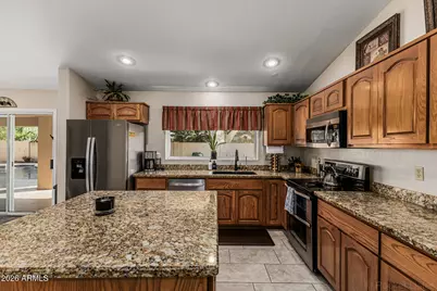 5745 W Mariposa Grande Lane, Glendale, AZ 85310 - Photo 16