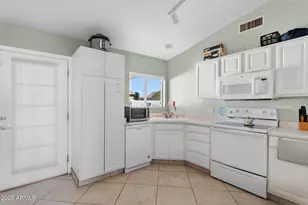 1258 E Manor Dr, Casa Grande, AZ 85122 - Photo 10