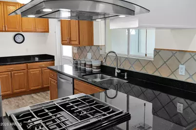 3833 E Desert Cove Avenue, Phoenix, AZ 85028 - Photo 8