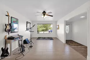 3833 E Desert Cove Ave, Phoenix, AZ 85028 - Photo 14