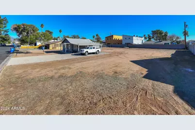 2627 N 30th Place, Phoenix, AZ 85008 - Photo 18