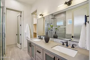 3225 E Sells Dr, Phoenix, AZ 85018 - Photo 12