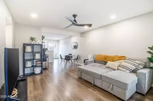 1449 E Highland Ave, Phoenix, AZ 85014 - Photo 1