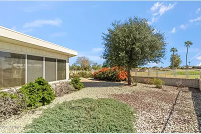 17219 N Lindgren Avenue, Sun City, AZ 85373 - Photo 16