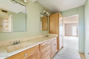 17219 N Lindgren Ave, Sun City, AZ 85373 - Photo 10