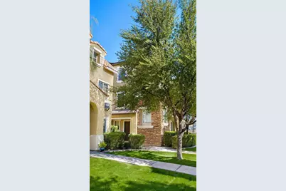 105 W Commerce Court, Gilbert, AZ 85233 - Photo 2