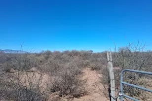 10771 E Dry Springs St, Sierra Vista, AZ 85635 - Photo 1