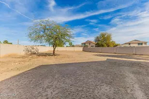 8690 W Morten Ave, Glendale, AZ 85305 - Photo 30