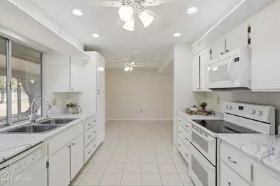 10326 W Prairie Hills Circle, Sun City, AZ 85351 - Photo 18