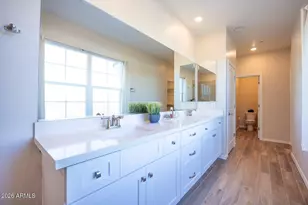 161 E Balsam Dr, Chandler, AZ 85286 - Photo 10