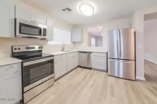 7929 W Caron Dr, Peoria, AZ 85345 - Photo 8