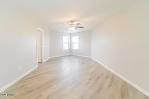 7929 W Caron Dr, Peoria, AZ 85345 - Photo 10