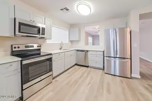 7929 W Caron Dr, Peoria, AZ 85345 - Photo 8