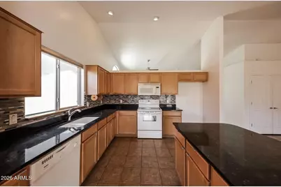 5716 S 30th Lane, Phoenix, AZ 85041 - Photo 6