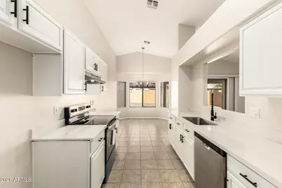 15526 W Lisbon Lane, Surprise, AZ 85379 - Photo 10