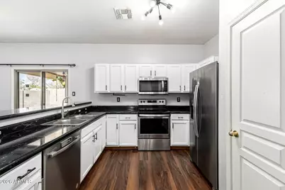 7010 W Lincoln Street, Peoria, AZ 85345 - Photo 10