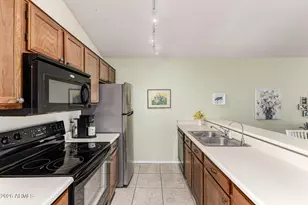 10016 N 65th Ln, Glendale, AZ 85302 - Photo 8