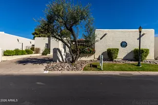 2737 E Arizona Biltmore Circle, Phoenix, AZ 85016 - Photo 8