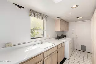 2737 E Arizona Biltmore Circle, Phoenix, AZ 85016 - Photo 46