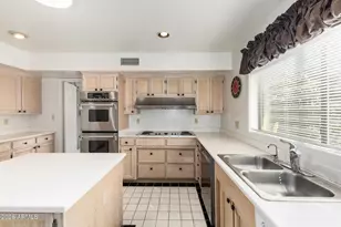 2737 E Arizona Biltmore Circle, Phoenix, AZ 85016 - Photo 28