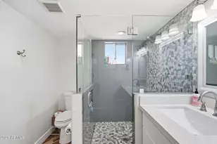 2422 N 37th St, Phoenix, AZ 85008 - Photo 12