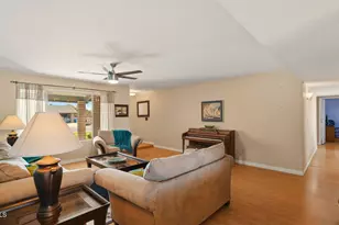 12218 N 46th Ln, Glendale, AZ 85304 - Photo 8